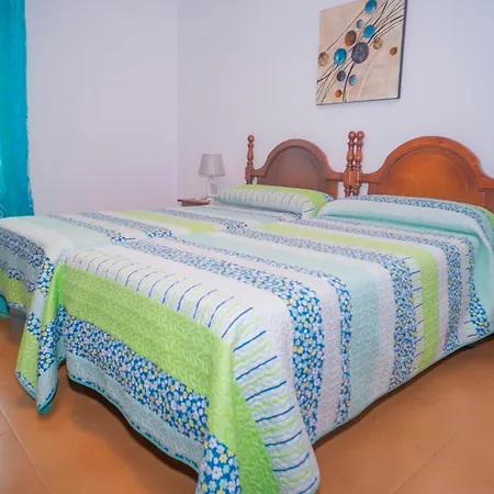 Exclusivo Con Balcones Y Aire Solo Familias Y Parejas