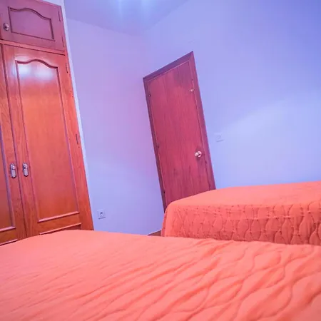 Exclusivo Con Balcones Y Aire Solo Familias Y Parejas